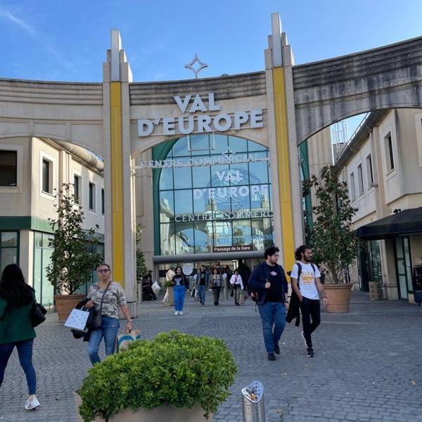 Magic Studio - Disneyland Paris Shopping Village 9 Minutes Chessy  Exterior photo